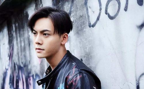 富二代明星 继承家产 娱乐圈明星家庭背景_娱乐圈不好混吗